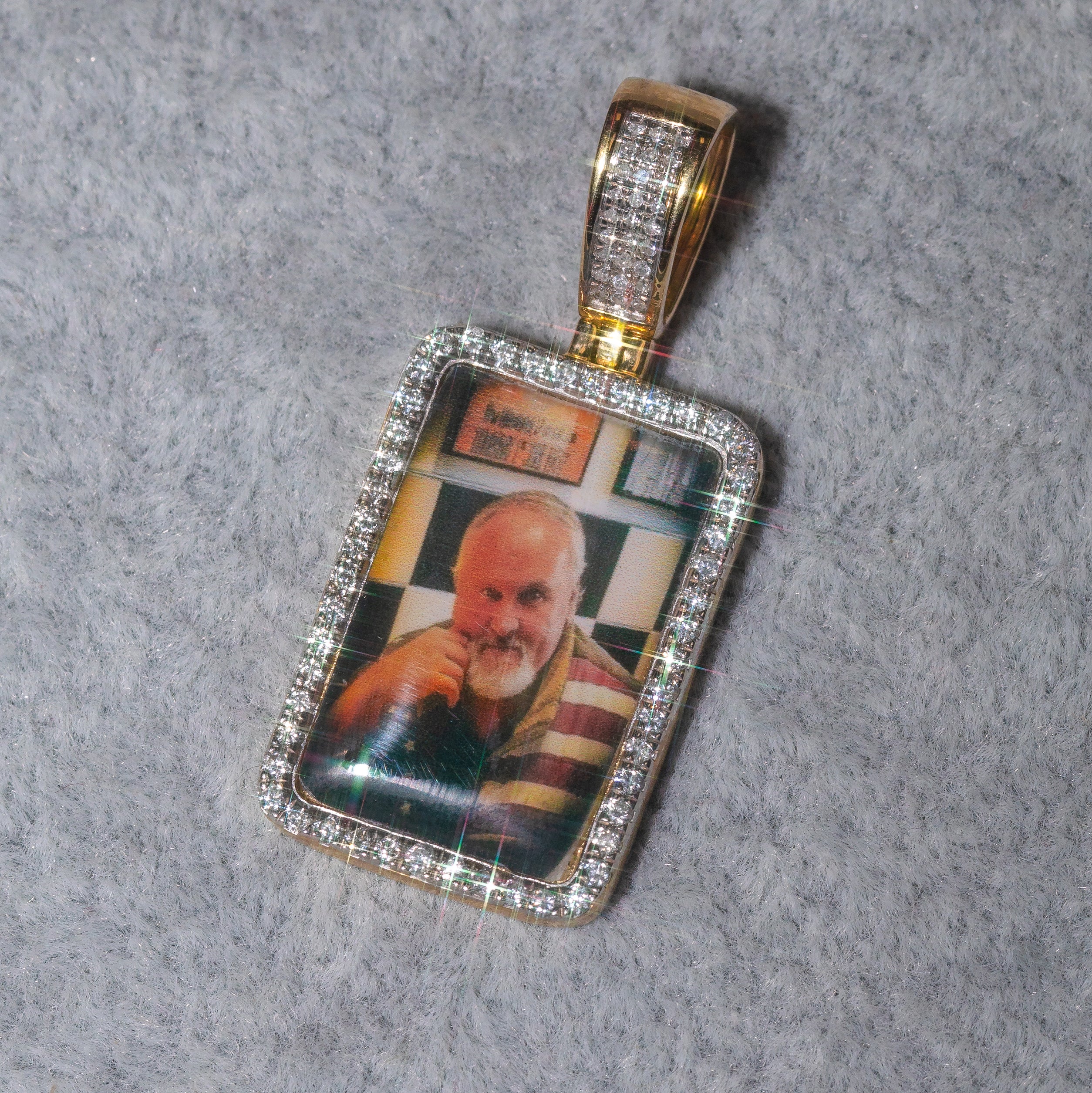 Gold Dog Tag Picture Memory Charm Pendant 3/4 Cttw Round Natural Diamond Mens (6.43 grams)