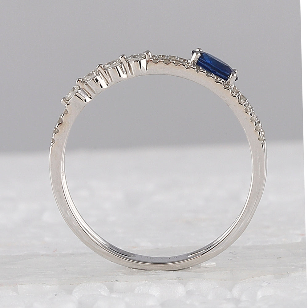 14Kt White Gold 1/5Ctw-Dia Cn 5X3Mm Sapphire-Oval Natural Gemring