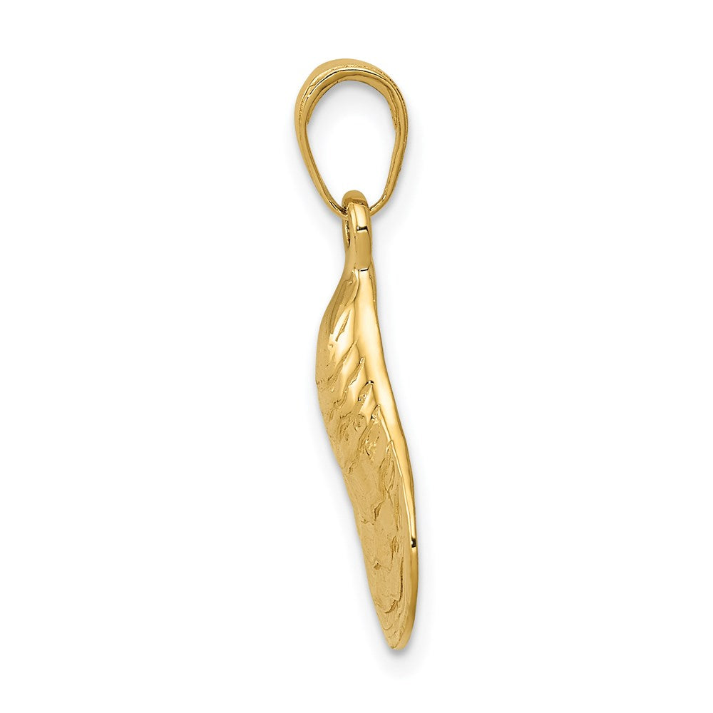 14k Yellow Gold 13 mm Oyster Shell Pendant (1.34 grams)