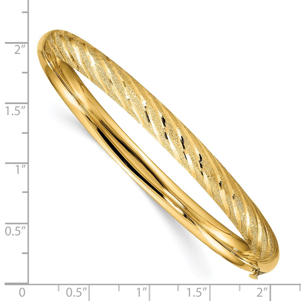 14k Yellow Gold 6.2 mm Textured Diamond-cut Twisted Hinged Bangle (6.87 grams)