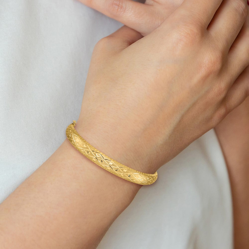 14k Yellow Gold 8.75 mm 5/16 Diamond-cut Fancy Hinged Bangle Bracelet (9.12 grams)
