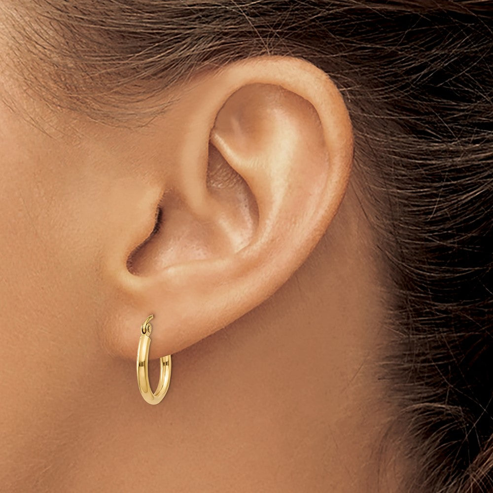 14k Yellow Gold 15 mm Lightweight Tube Hoop Earrings (0.84 grams)