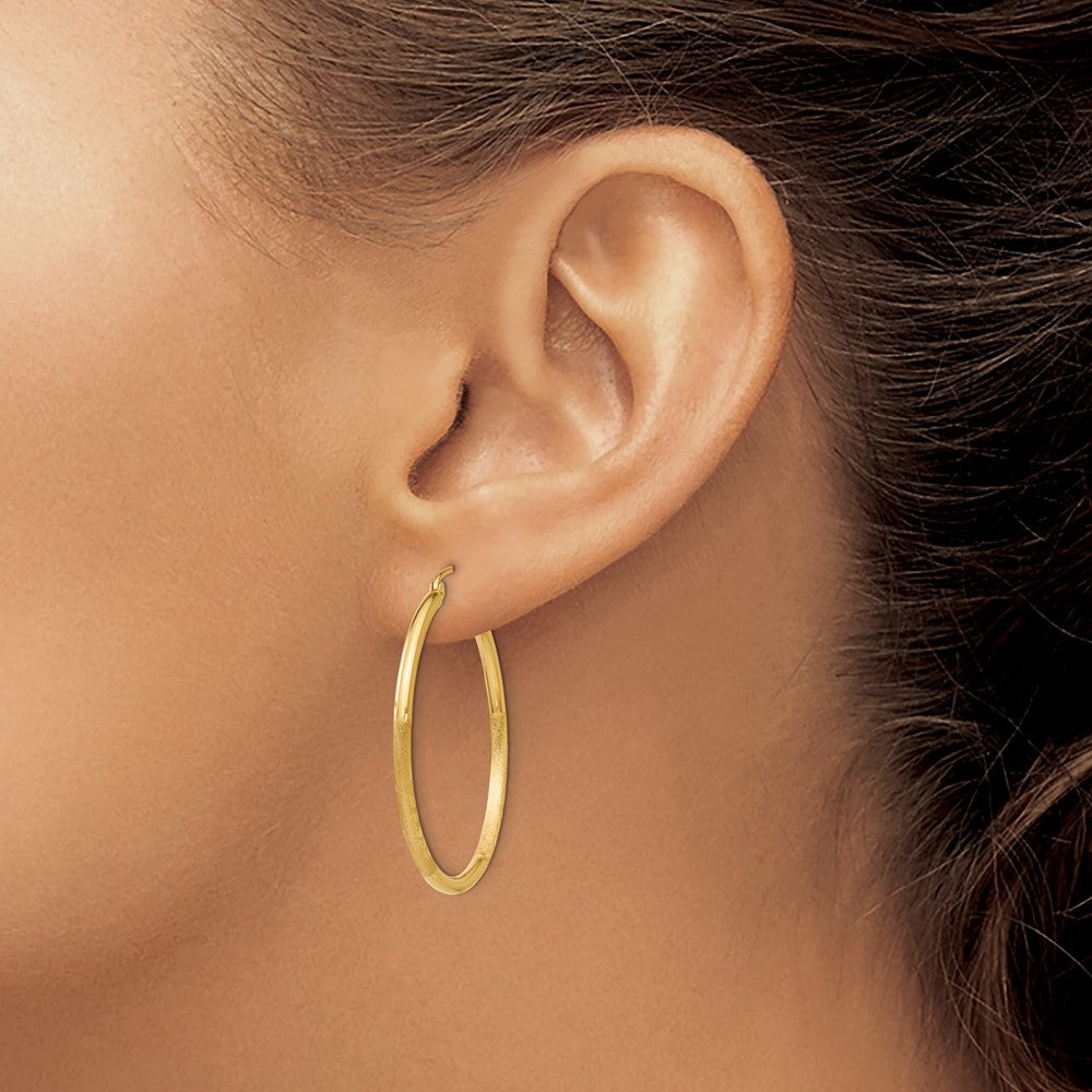 14k Yellow Gold 2 mm Round Tube Hoop Earrings (1.87 grams)