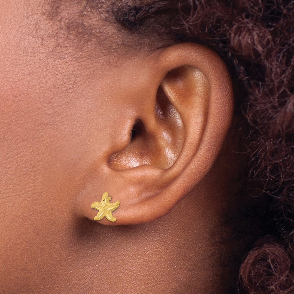 14k Yellow Gold 8.5 mm Satin Diamond-cut Starfish Post Earrings (0.94 grams)
