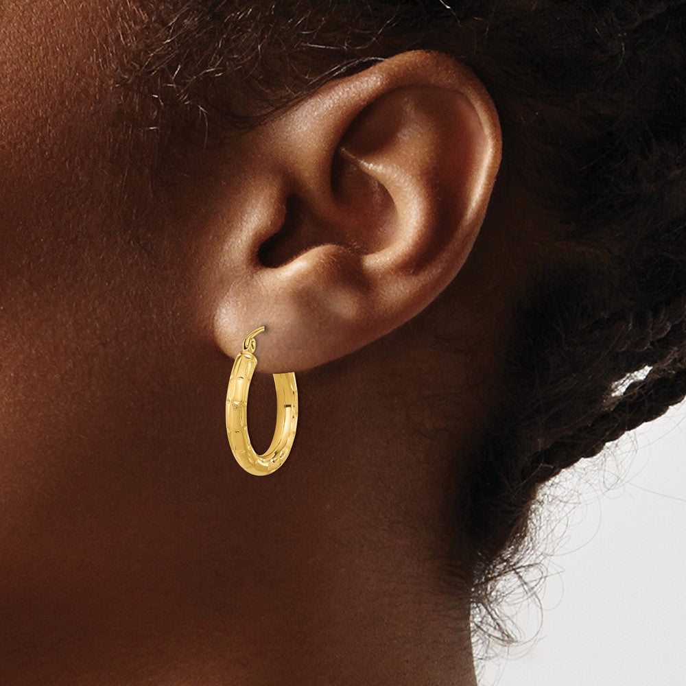 14k Yellow Gold 19.44 mm Polished Satin and Diamond-cut Hoop Earrings (1.45 grams)