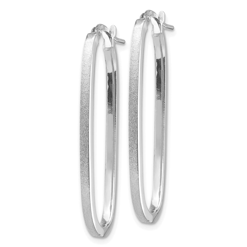 14k White Gold 15.08 mm Oval Hoop Earrings (2.28 grams)