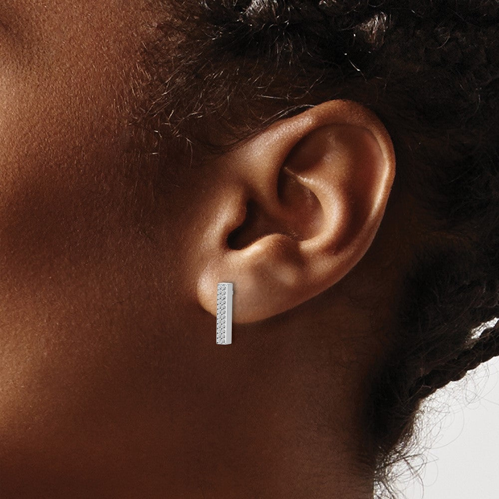 14k White Gold 2.55 mm Textured Bar Post Earrings (1.16 grams)