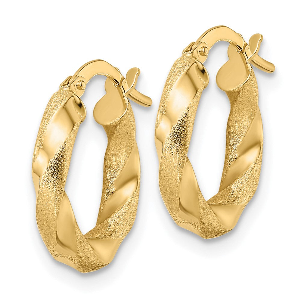 14k Yellow Gold 15.25 mm Brushed and Polished Twisted Hoop Earrings (1.21 grams)