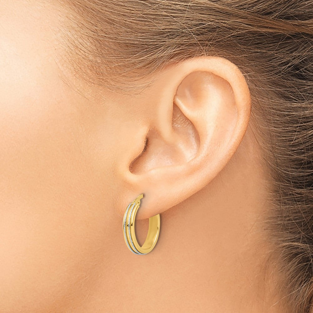 14k Two-tone 18.5 mm Two-tone Polished and Diamond-cut Hoop Earrings (2.17 grams)