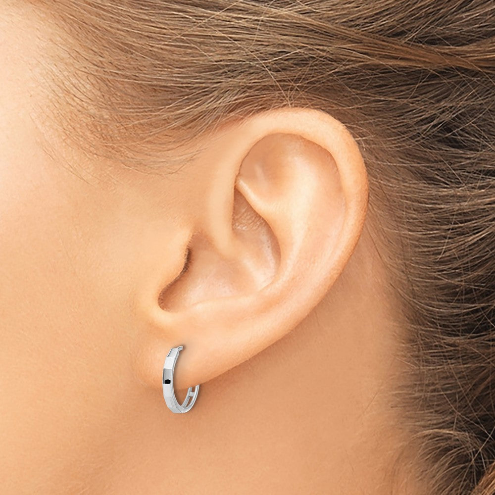 14k White Gold 13.1 mm Polished and Diamond-cut Hinged Hoop Earrings (1.12 grams)