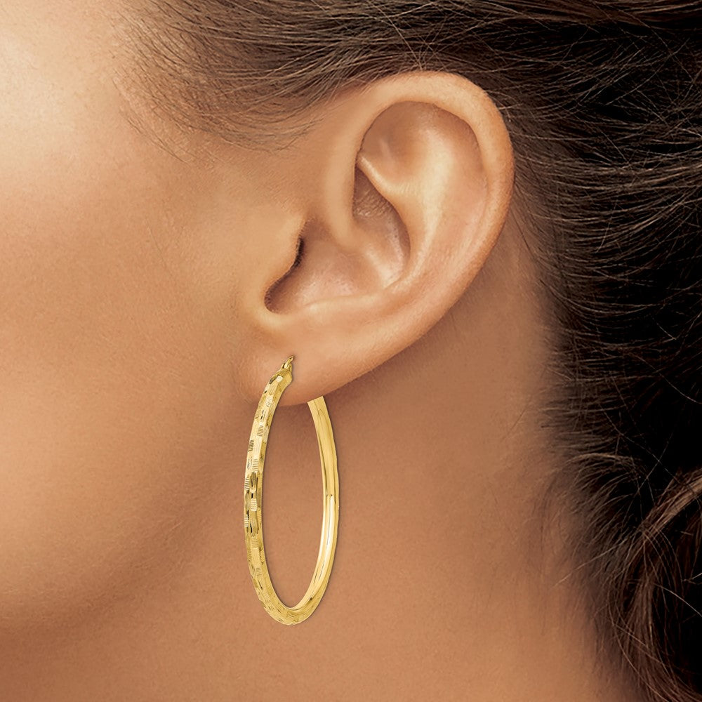 14k Yellow Gold 3 mm Diamond-cut Hoop Earrings (3.27 grams)
