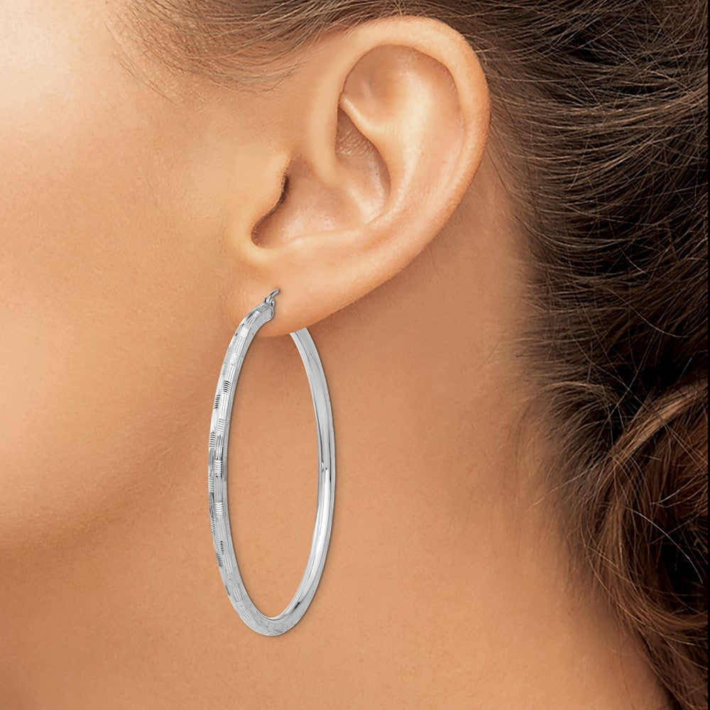 14k White Gold 3 mm Diamond-cut Hoop Earrings (3.16 grams)