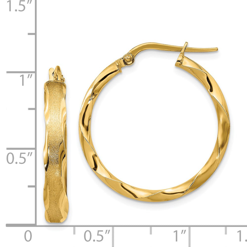 14k Yellow Gold 25.5 mm Satin and Polished Scalloped Edge Hoop Earrings (2.53 grams)