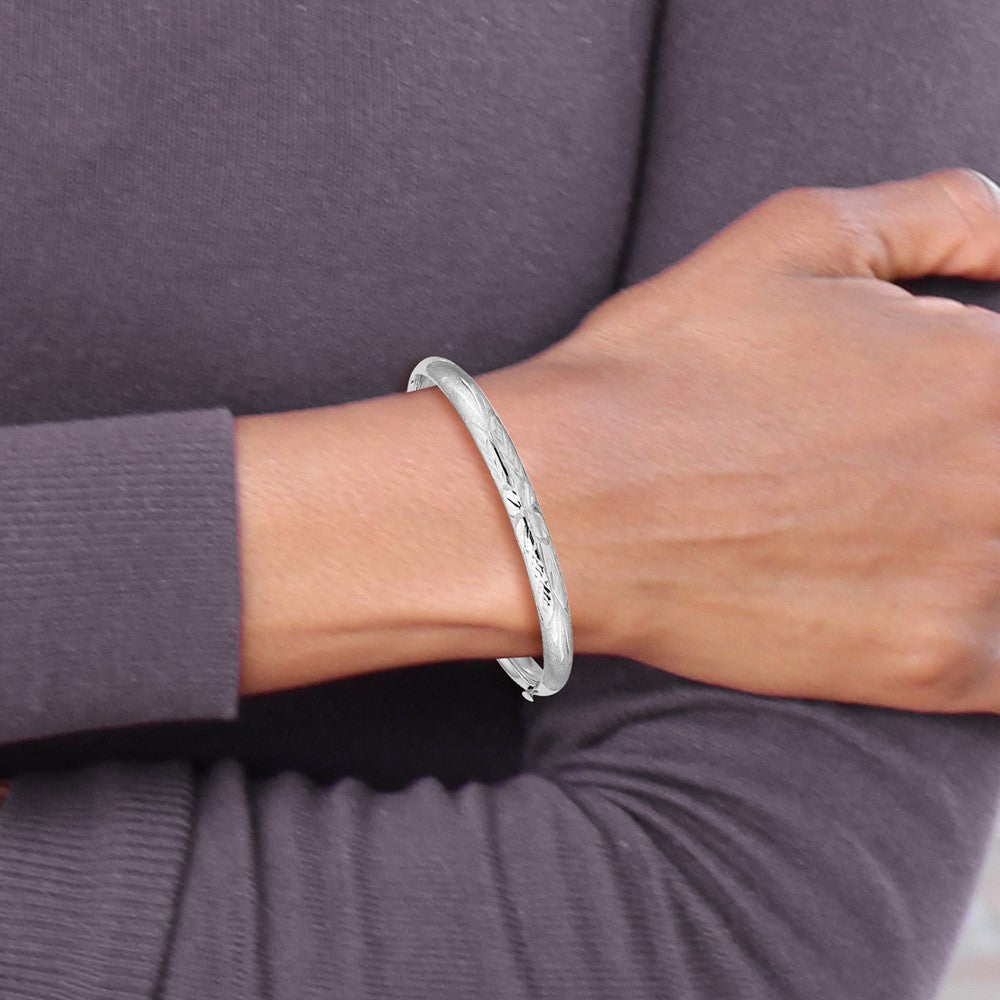 14k White Gold 5 mm 3/1 White Gold Florentine Hinged Baby Bangle (4.6 grams)