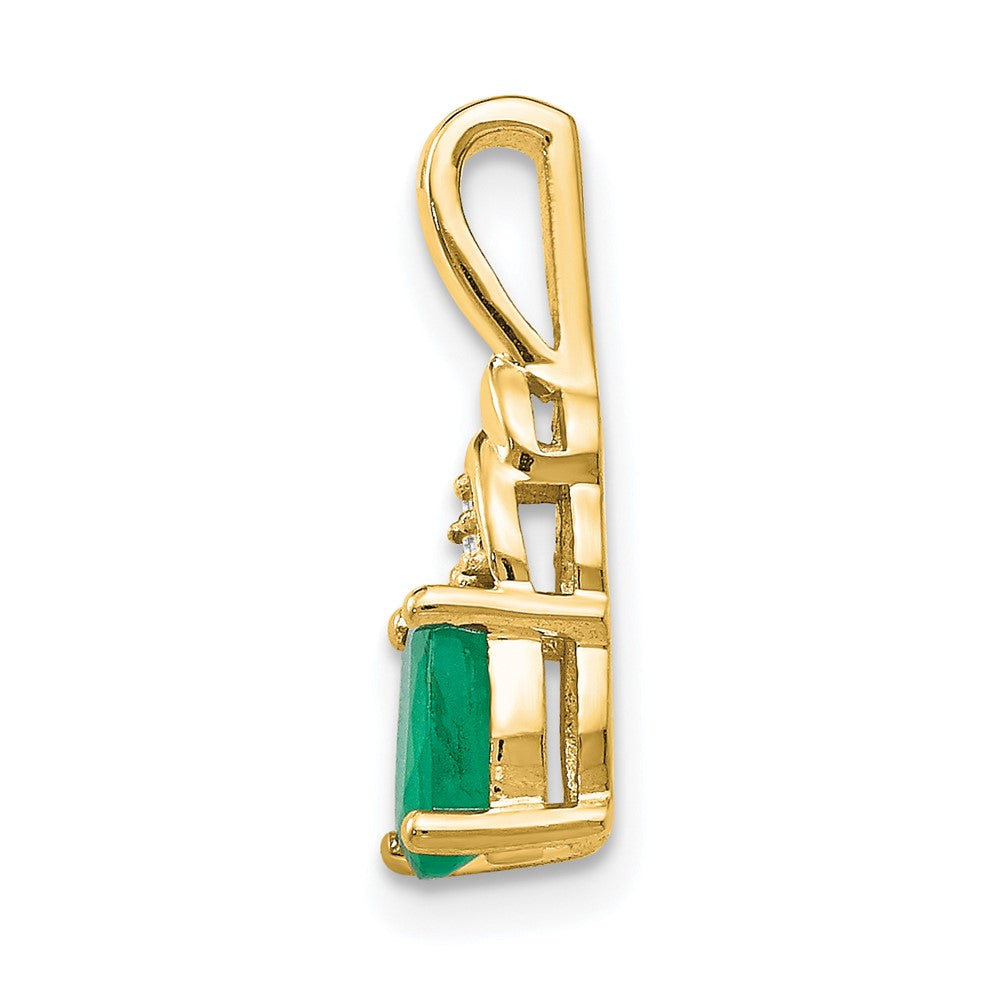 14k Emerald and Diamond Pendant (0.6 grams)