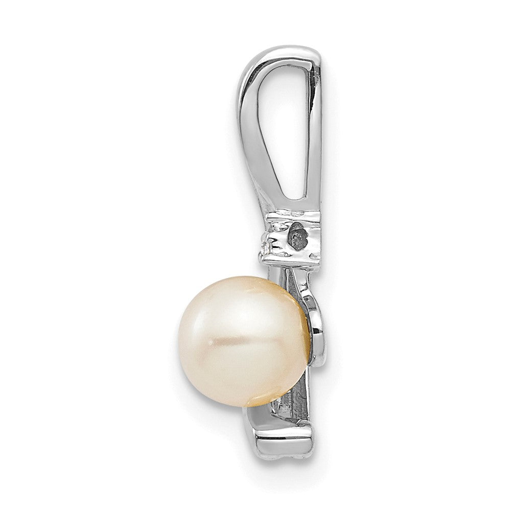 14k White Gold FW Cultured Pearl and Diamond Pendant (0.6 grams)