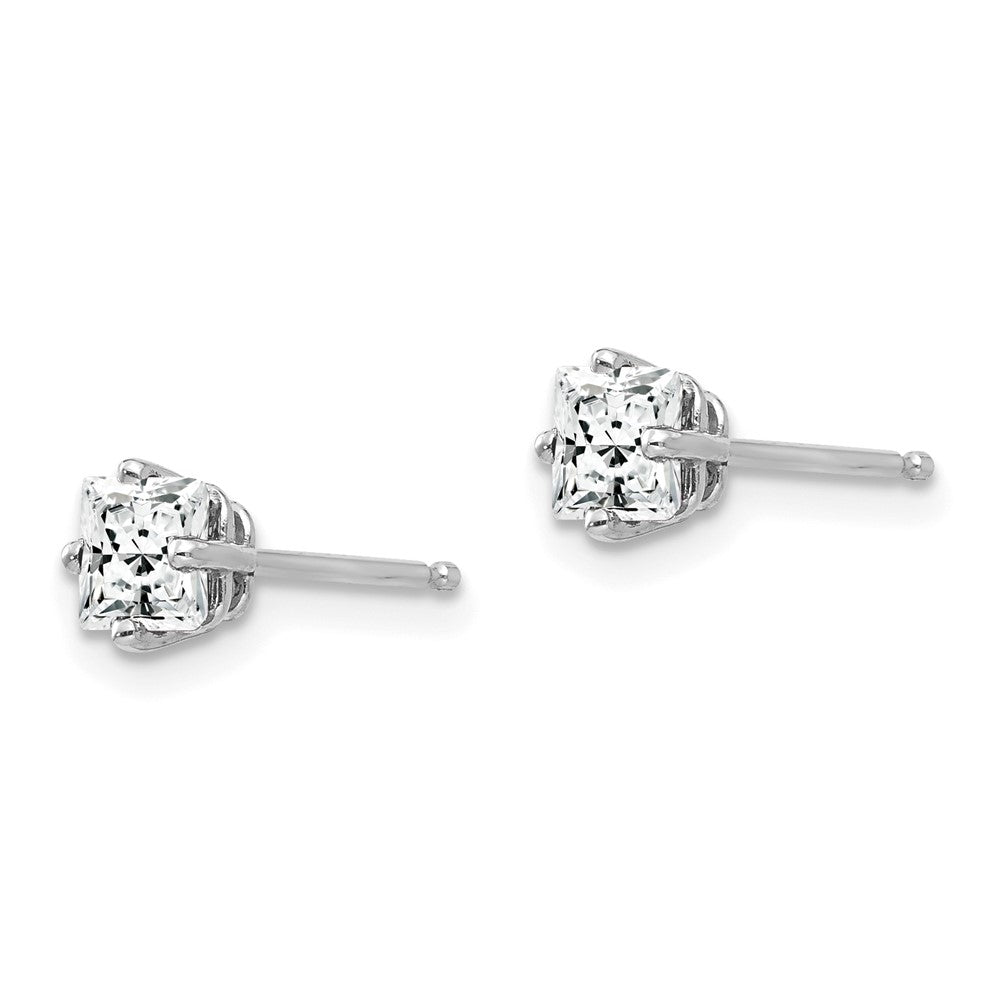 14k White Gold 4 mm Cubic Zirconia Earrings (0.42 grams)