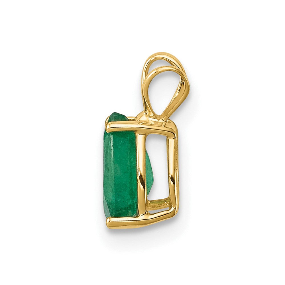 14k Emerald pendant (0.34 grams)