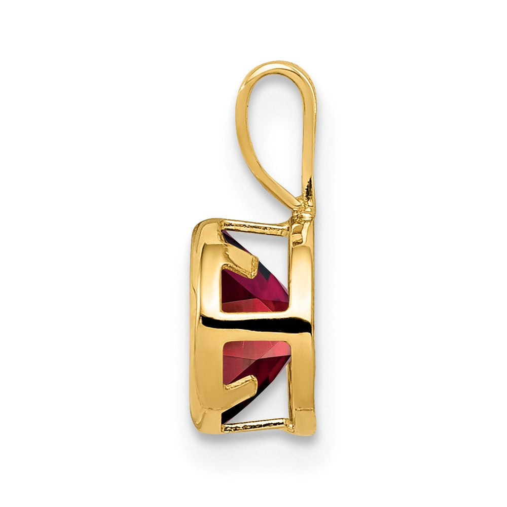14k 6mm Garnet bezel pendant (0.38 grams)