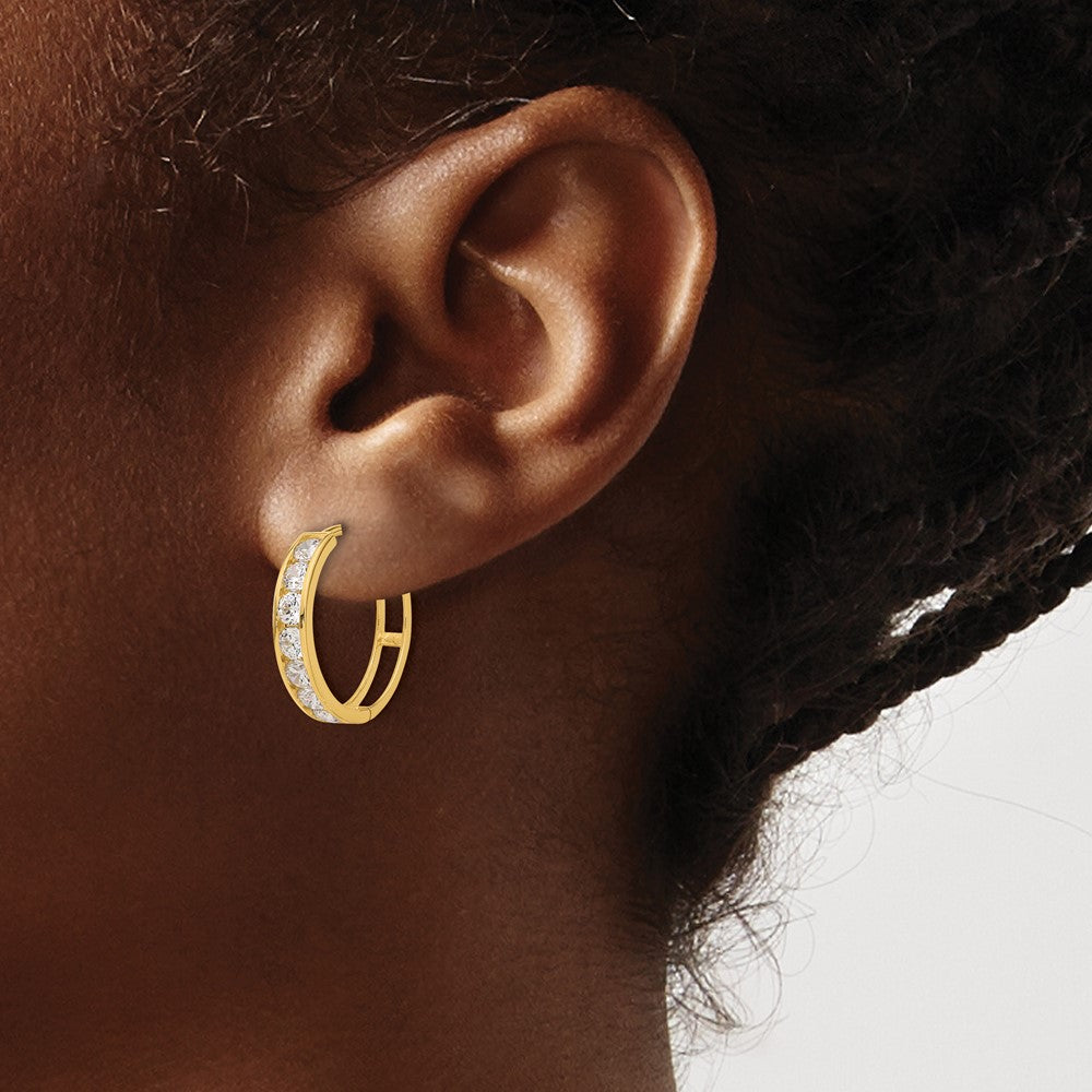 14k Yellow Gold 18.5 mm Huggie Hoop Earrings (2.6 grams)