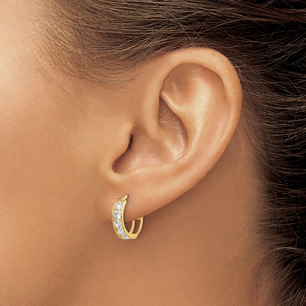 14k Yellow Gold 14.5 mm Huggie Hoop Earrings (1.81 grams)