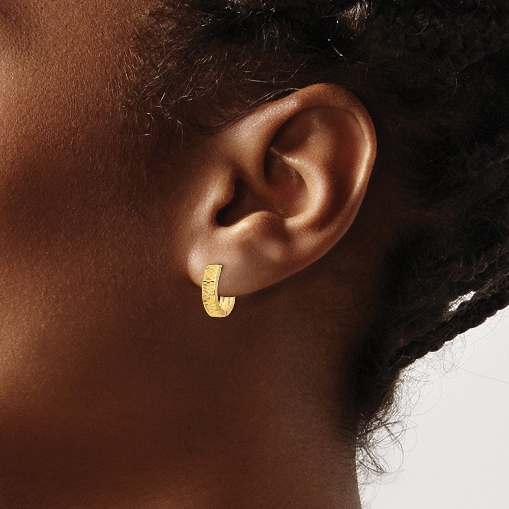 10k Yellow Gold 3 mm Gold Textured and Polished Hinged Hoop Earrings (0.67 grams)