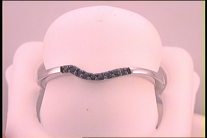 10Kt White Gold 1/20Ctw Diamond Black Diamond Band (1.24 grams)