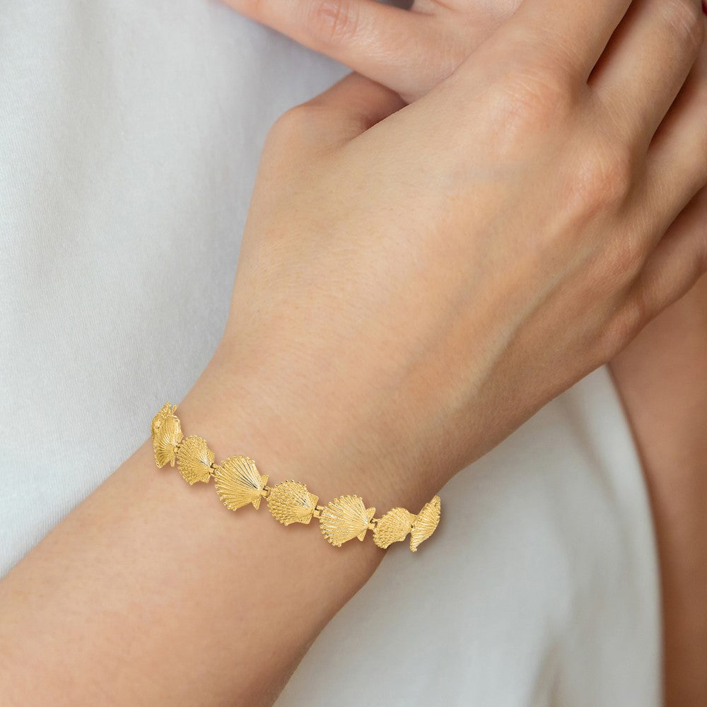 14k Yellow Gold 10.8 mm Textured Shells in Bracelet (11.36 grams)