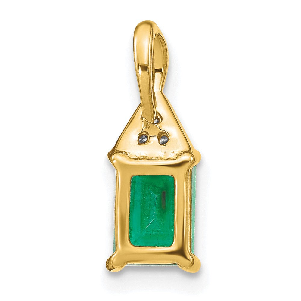 14k Rectangle Emerald and Diamond Pendant (0.85 grams)