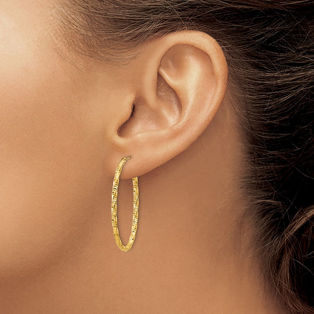 14k Yellow Gold 19.5 mm Diamond-cut Oval Hoop Earrings