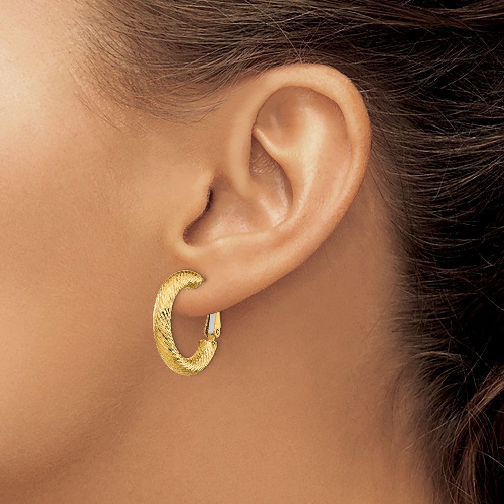 14k Yellow Gold 23.25 mm Diamond-cut Round Omega Back Hoop Earrings