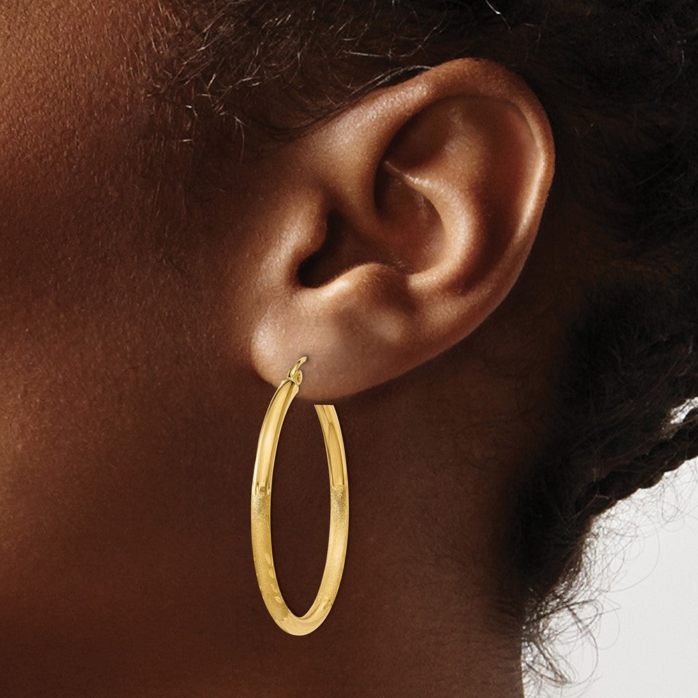 14k Yellow Gold 2.5 mm Round Hoop Earrings (2.35 grams)