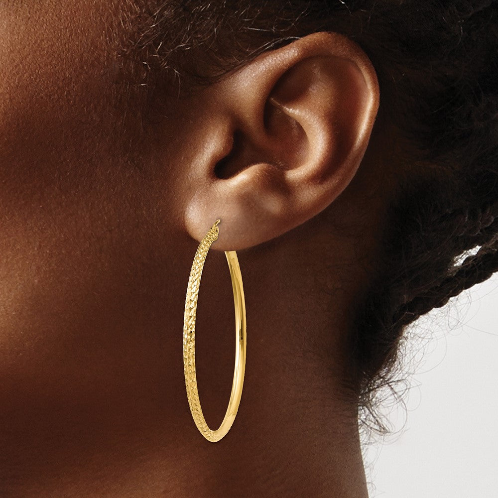 14k Yellow Gold 2.5 mm Knife Edge Diamond-cut Hollow Hoop Earrings (3.08 grams)