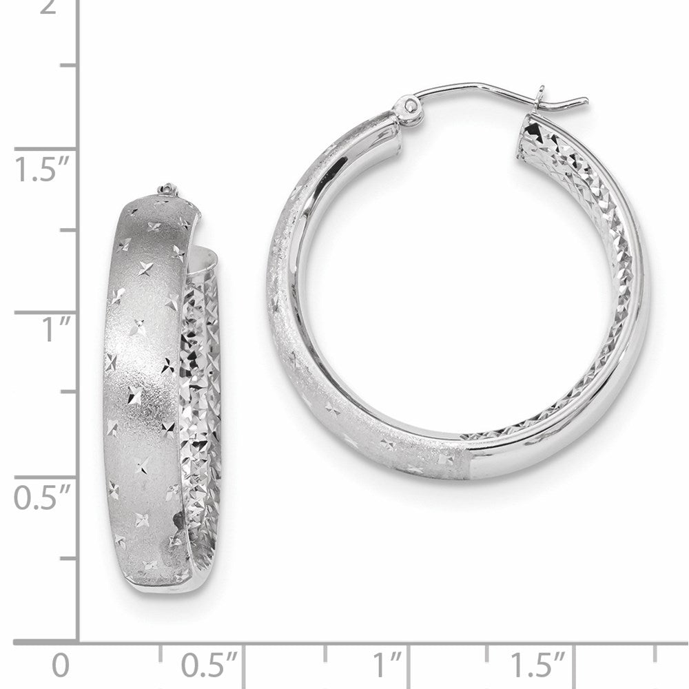 14k White Gold 29.25 mm Polished Satin and Diamond-cut In/Out Hoop Earrings (3.72 grams)