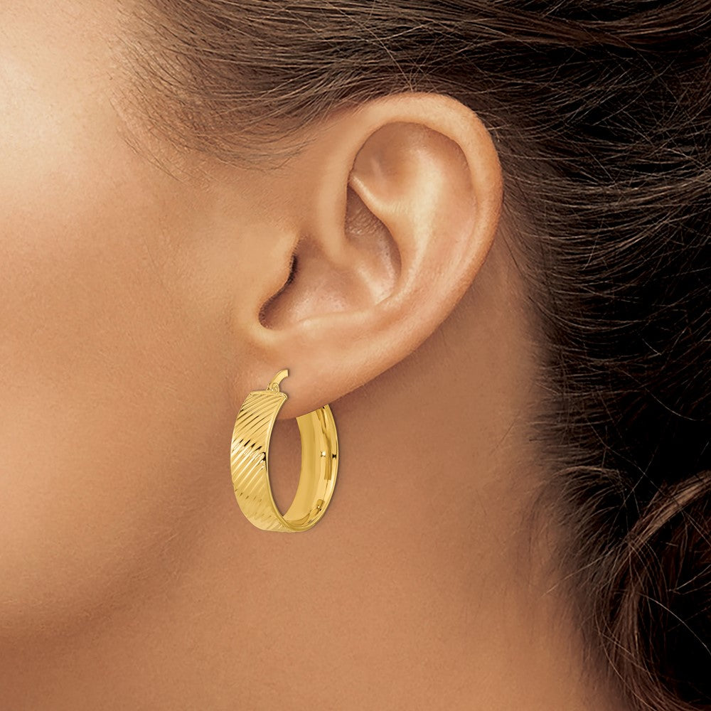 14k Yellow Gold 23.71 mm Polished & Textured Hinged Hoop Earrings (3.1 grams)