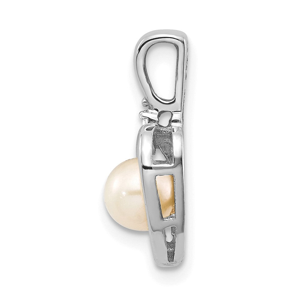 14k White Gold FW Cultured Pearl and Diamond Heart Pendant (1.1 grams)