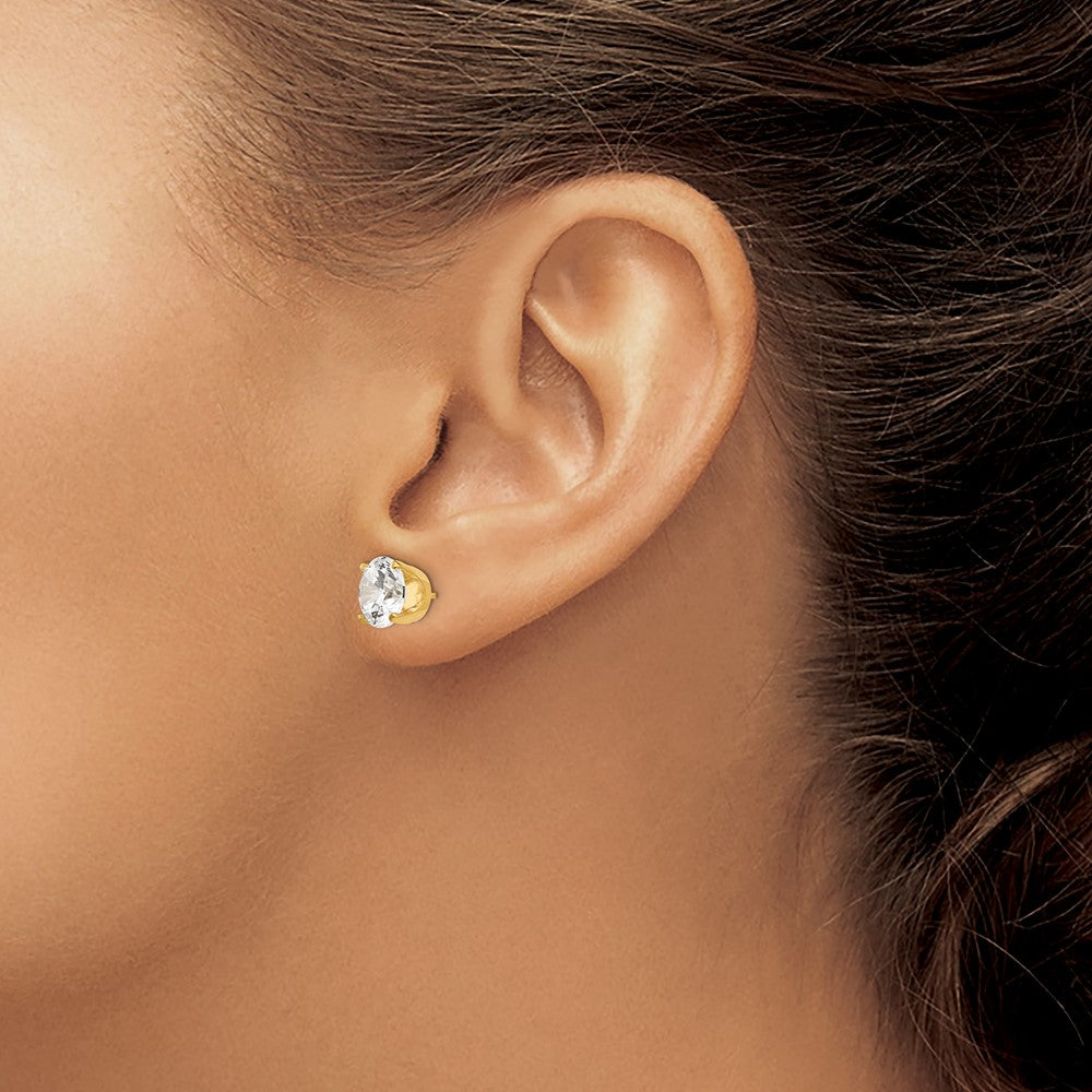 14k Yellow Gold 8 mm CZ stud earrings (1.5 grams)