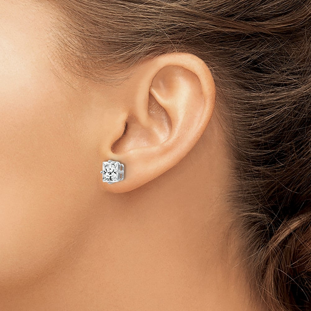 14k White Gold 7 mm Cubic Zirconia Earrings (0.88 grams)