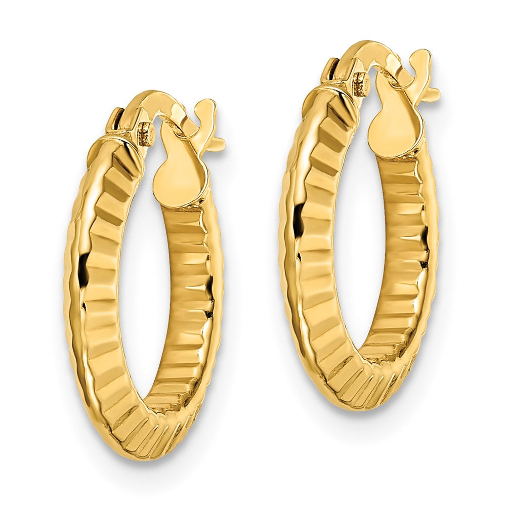 14k Yellow Gold 14.75 mm Polished and Diamond-cut Hoop Earrings (0.95 grams)